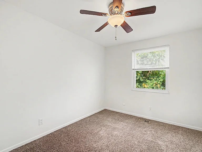 1406 Old Town Ct — Photo 29