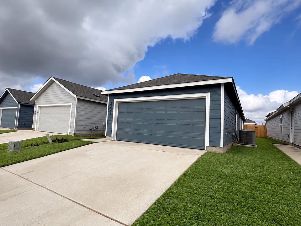 8525 Eucalyptus Hls