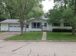 435 Badger Dr, Baraboo, WI 53913