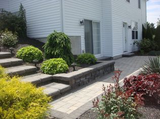 160 Eagleview Dr, Mohrsville, PA 19541