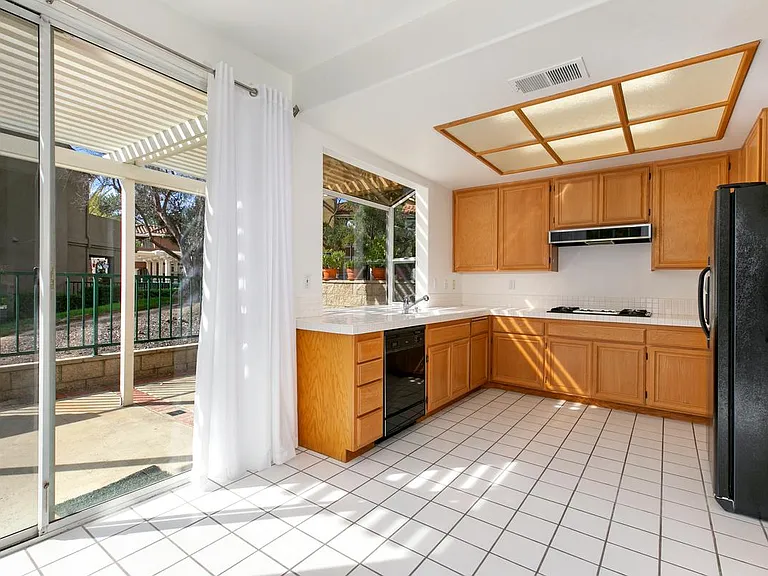 132 Matisse Cir — Photo 14