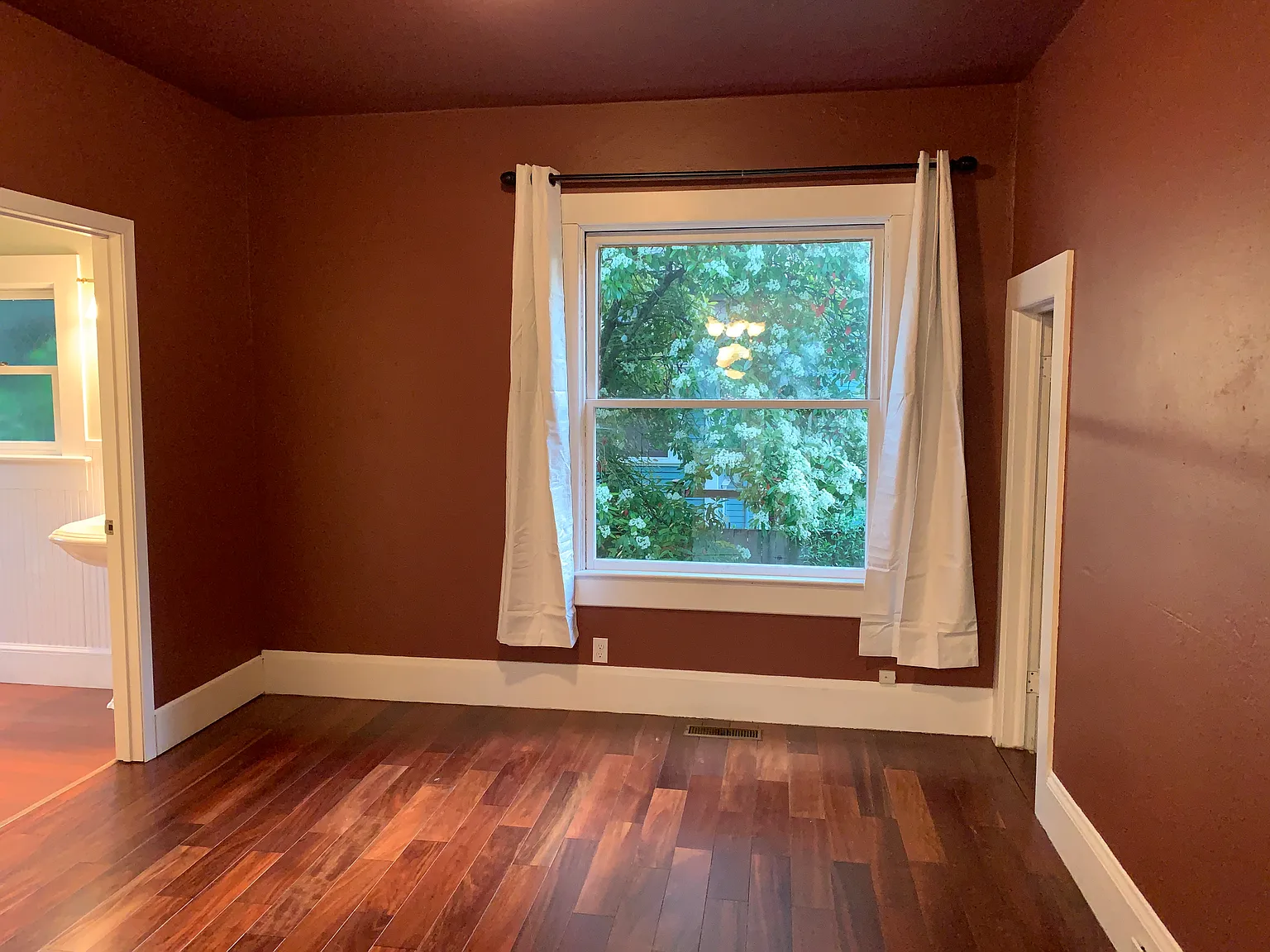 1 bed, 800 sqft, $1,300 — Photo 4