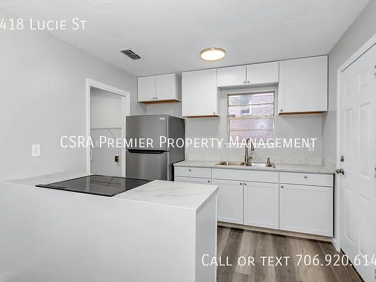 3418 Lucie St — Photo 7