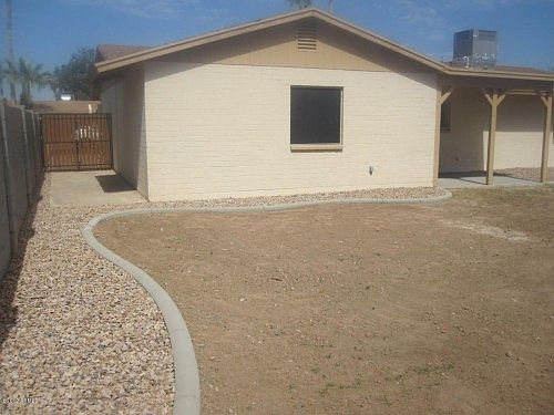 5th image of 8201 W Glenrosa Ave