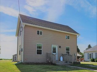 1414 18th St, Viola, IL 61486