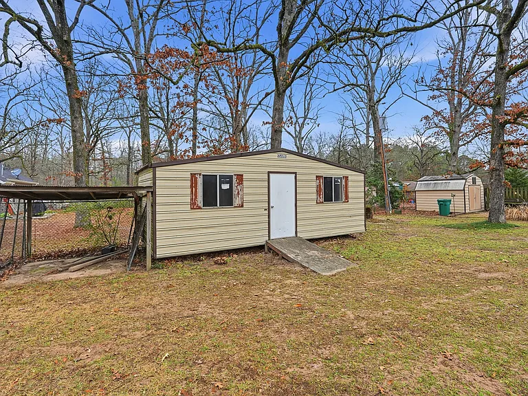 1903 Ginnett Rd — Photo 21