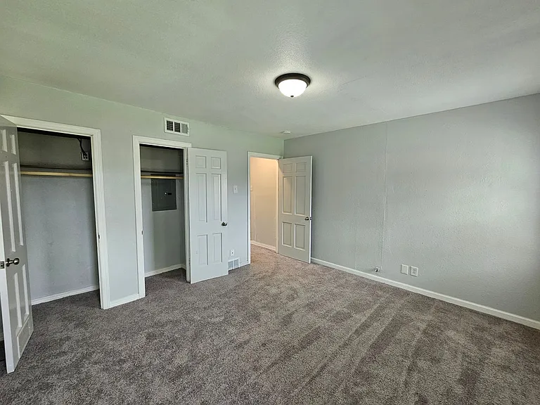 2023 E Illinois Ave — Photo 16