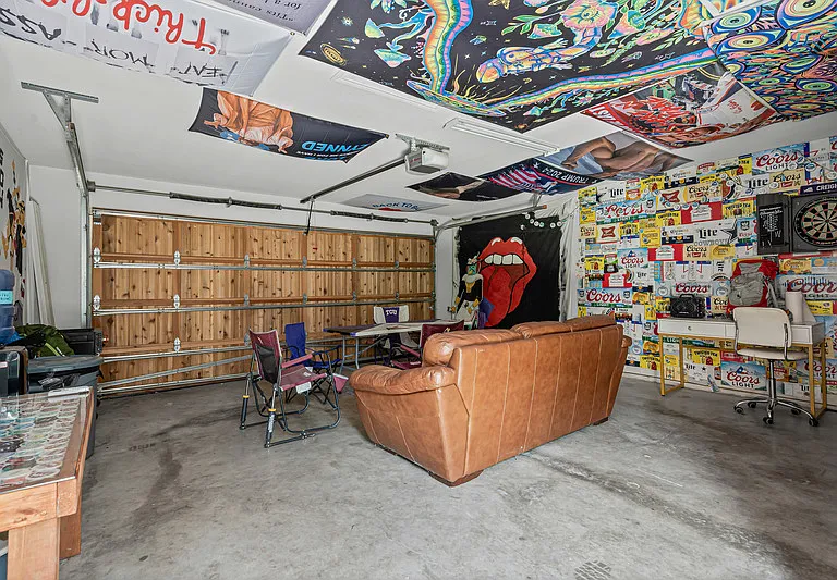 2409 W Robert St — Photo 16