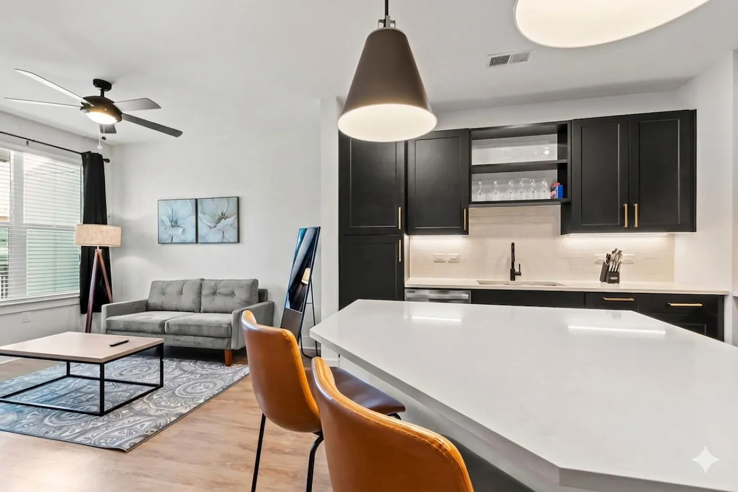 1 bed, 1.0 bath, 753 sqft, $5,585 — Photo 1