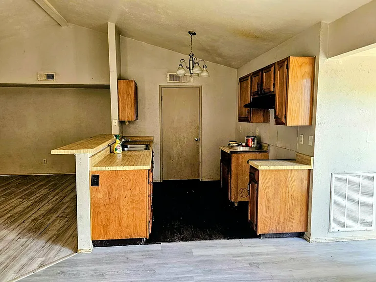7266 Pineberry Rd — Photo 8