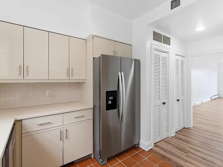 204 Shearwater Ct W #21 — Photo 4