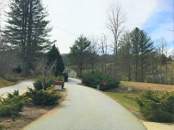 3rd image of 415 Brookstone Vista Ln