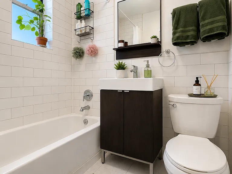 650 Rogers Ave #2R — Photo 9