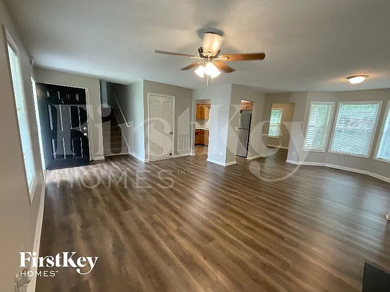110 Ivy Trace Ln — Photo 3