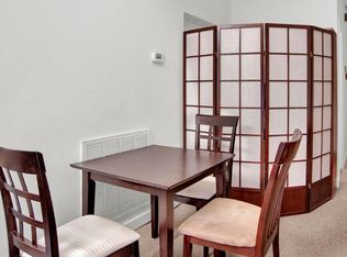 737 8th St SE #6, Washington, DC 20003