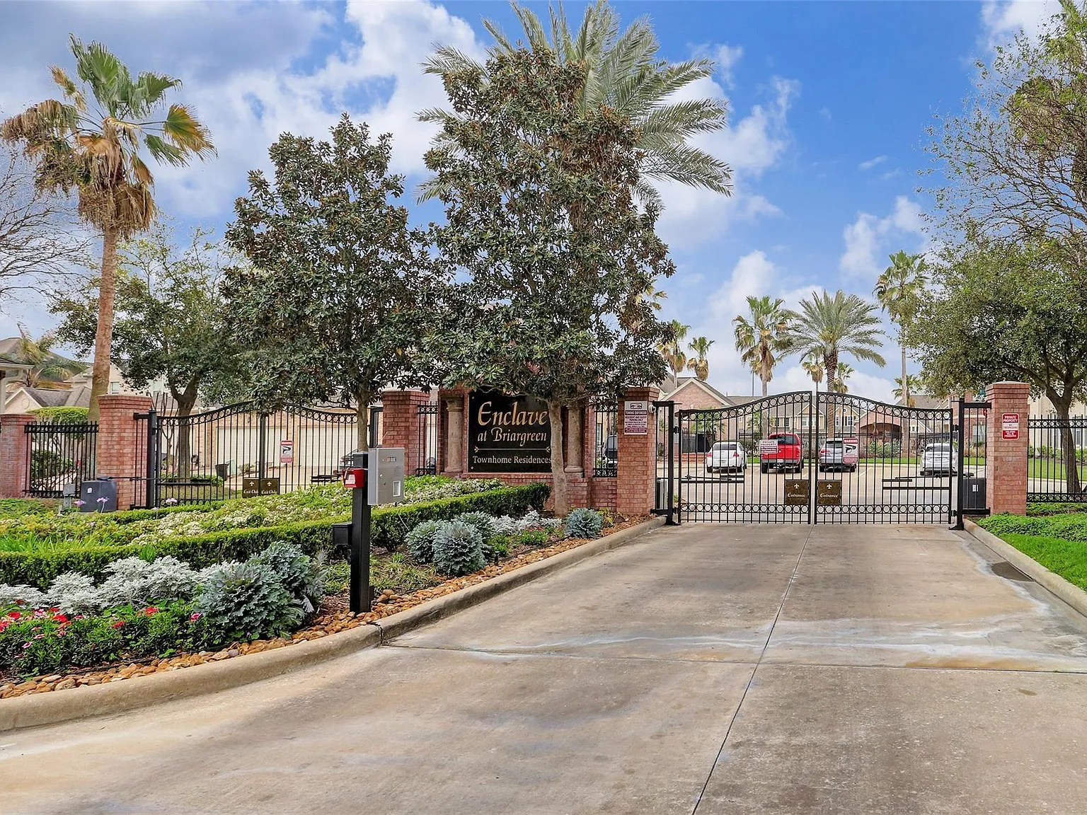 3 bed, 2.5 bath, 1603 sqft, $2,000 — Photo 3