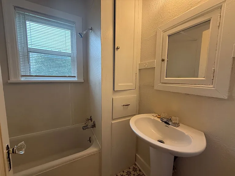 1718 N Indiana Ave #8 — Photo 7