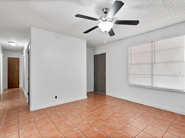 1424 Phillips St #1424 — Photo 4
