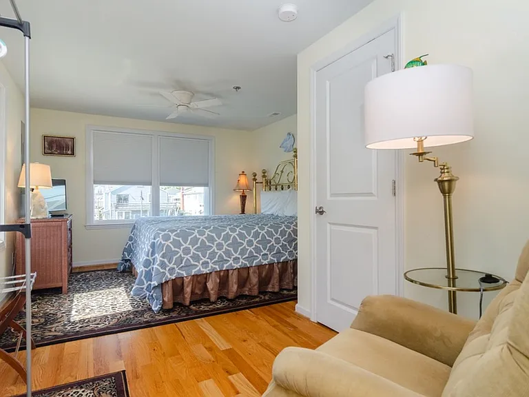 18 W Salisbury St #B — Photo 23