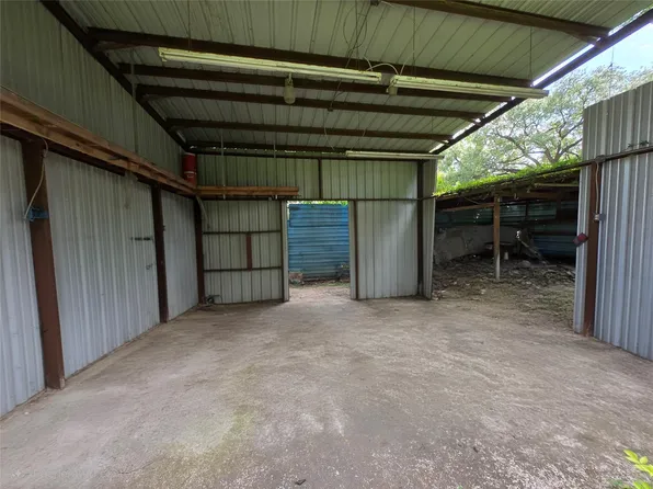 9621 Sweetwater Ln, Houston, TX 77037