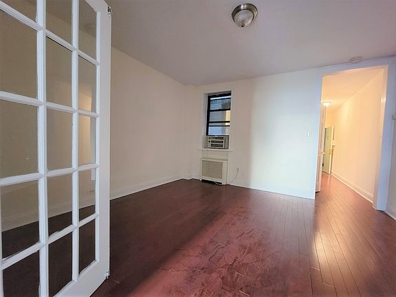 4th image of 250 W 78th St #5AZ