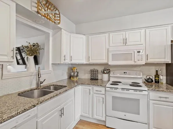 761 E Cardinal Dr, Fuquay Varina, NC 27526
