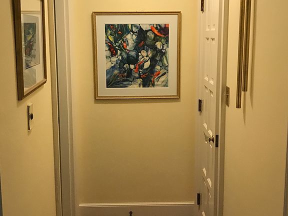 Hallway to the kitchen