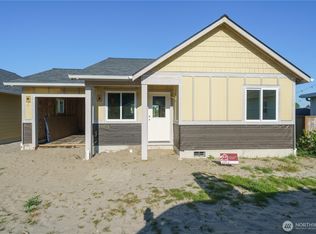 115 7th St SW, Long Beach, WA 98631