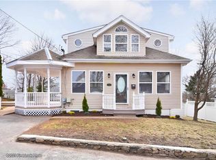 164 Gladstone St, Cranston, RI 02920
