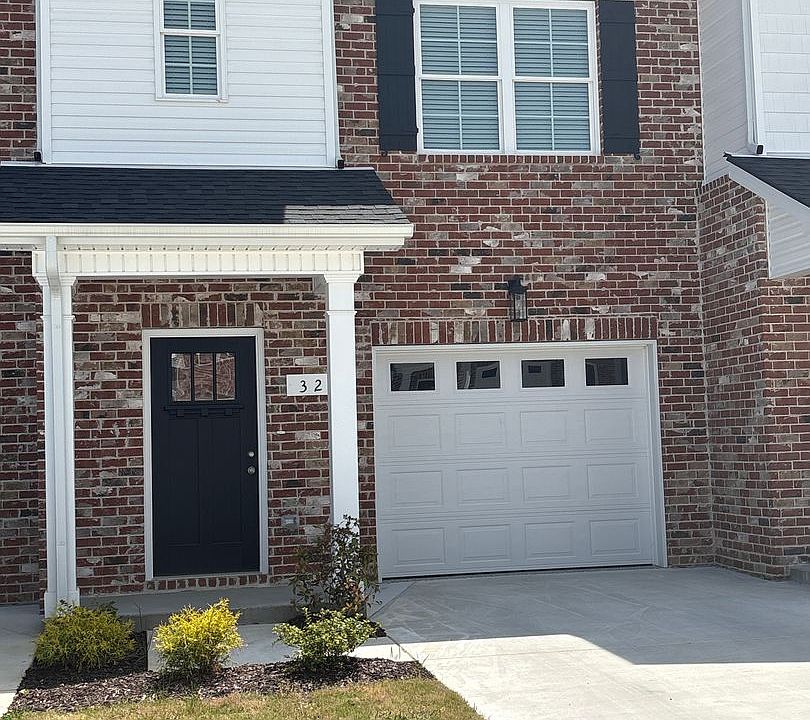 1st image of 32 Hardwood Rd
