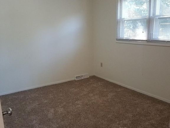 Bed 2 new carpets 2019