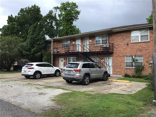 2 bed, 1.0 bath, 950 sqft, $1,350 — Photo 2