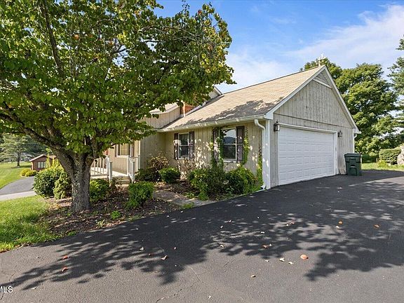 2nd image of 207 Hermosa Dr