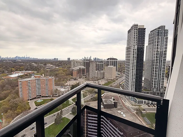 60 Central Park Dr #Penthouse 02 — Photo 18