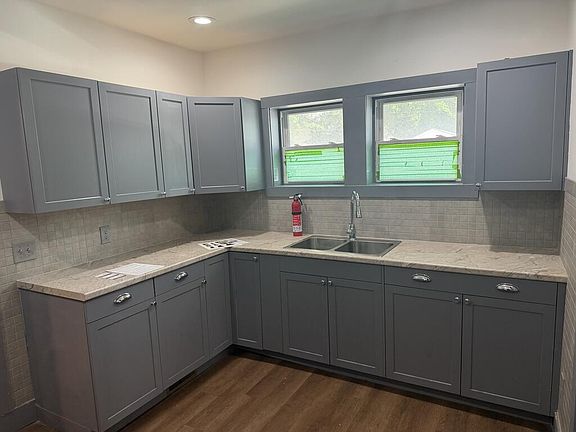 5th image of 1015 1st St