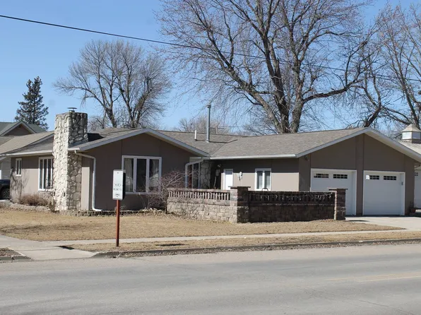 222 E Minnesota Ave, George, IA 51237