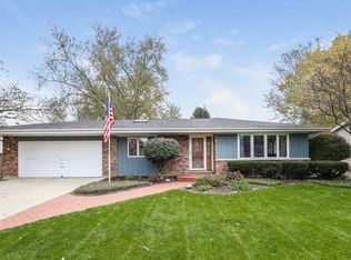 965 Blackburn St, Gurnee, IL 60031