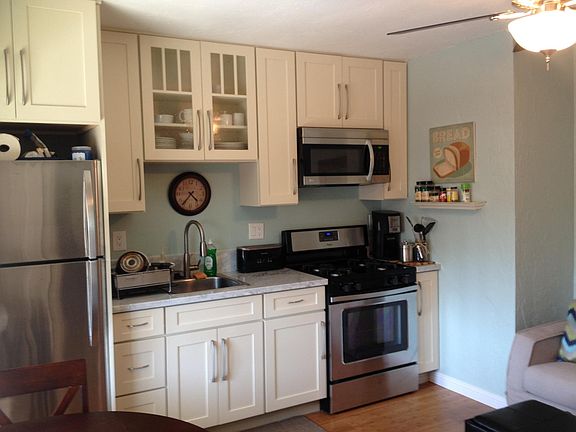 2nd image of 315 Fraser Ln