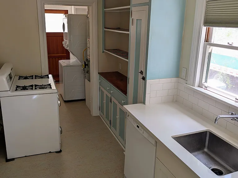 800 N Orange Grove Ave — Photo 12