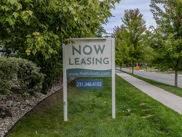 The Tides 1510 Veterans Dr — Photo 49