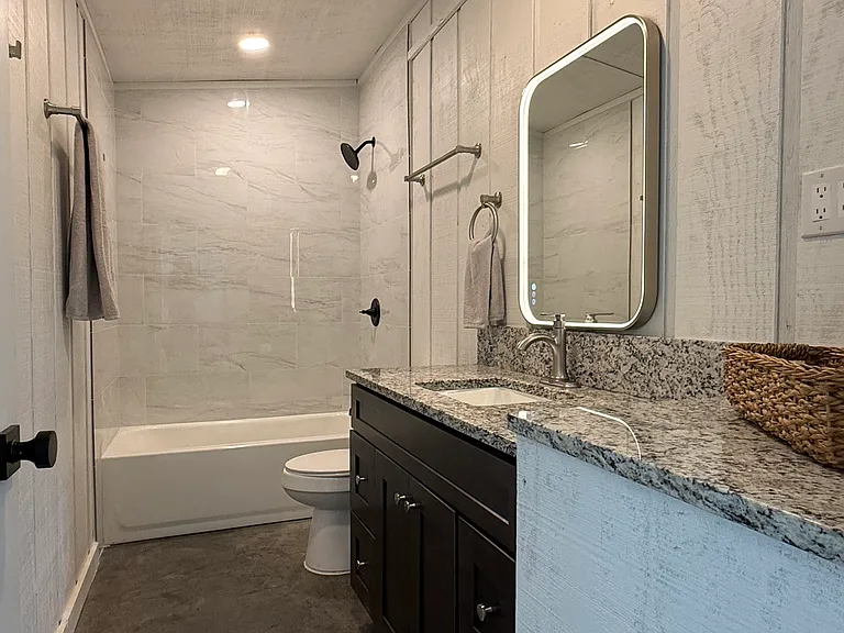 205 Green Valley Dr — Photo 5