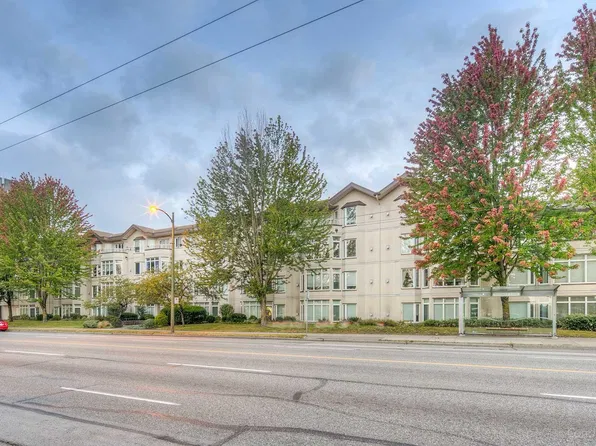 2677 Broadway E #208, Vancouver, BC V6K 2G2