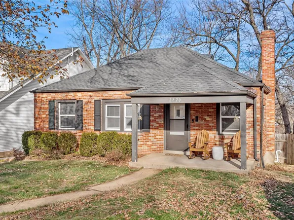 2820 Raritan Dr, Saint Louis, MO 63119