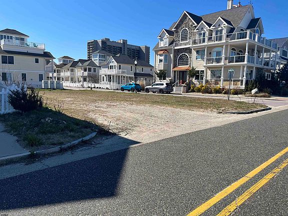 2nd image of 150 N Maine Ave