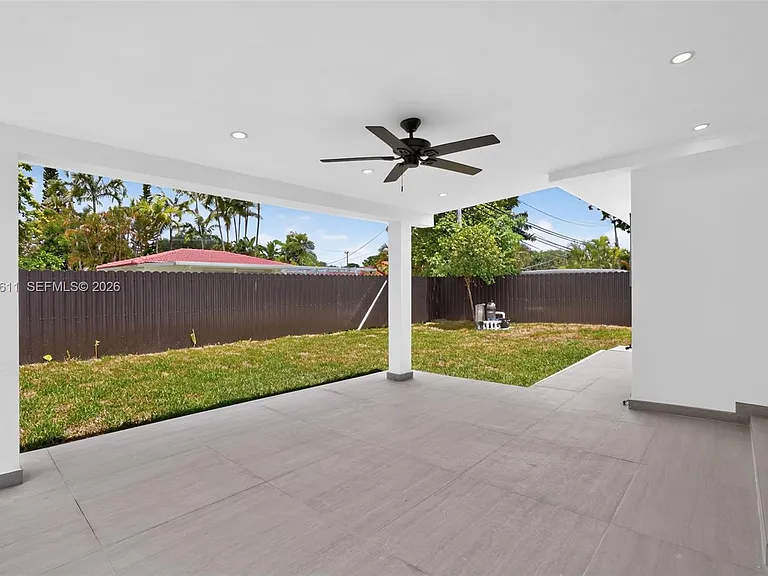1920 SW 67th Ave — Photo 39