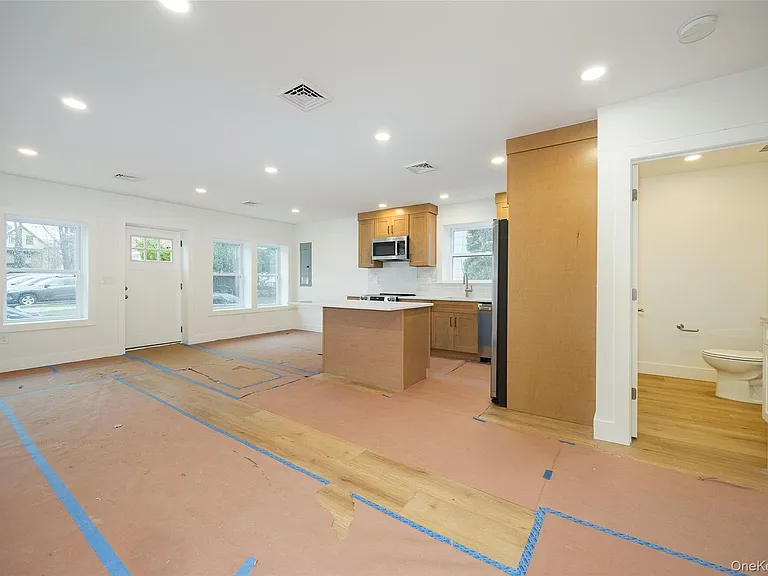 1 Dean Pl — Photo 12