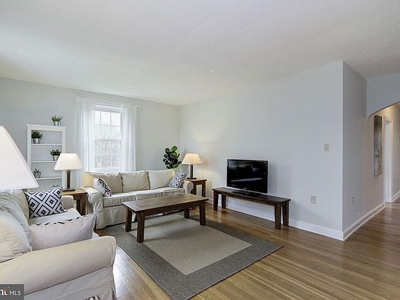 2nd image of 3051 Idaho Ave NW #3250
