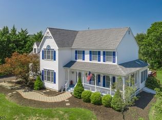 9 Cider Mill Rd, Annandale, NJ 08801