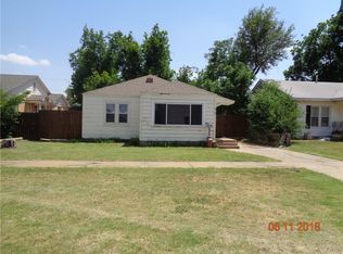 618 E Walnut St, Altus, OK 73521