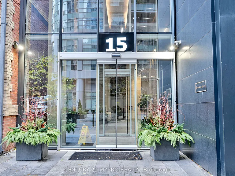 15 Grenville St #1007 — Photo 2